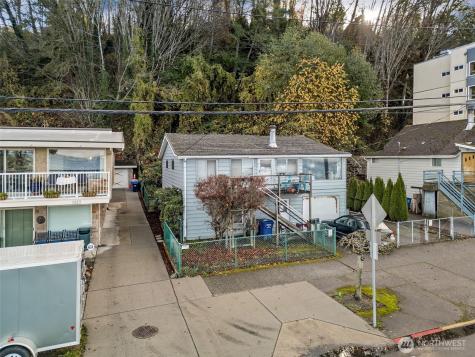 1324 Alki Avenue SW Seattle WA 98116