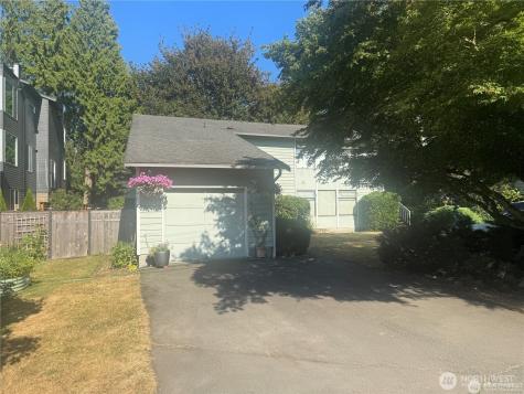 11752 Burke Avenue N Seattle WA 98133