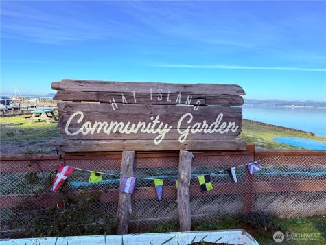 113 Whidbey Island Drive Hat Island WA 98206