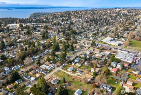 9806 30th Avenue SW Seattle WA 98126