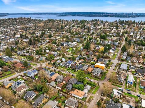 2614 E Pike Street Seattle WA 98122