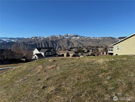 990 Sage Crest Drive Wenatchee WA 98801