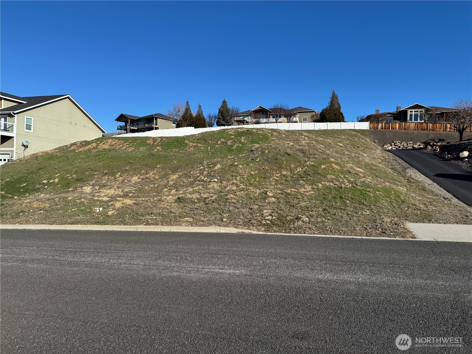 990 Sage Crest Drive Wenatchee WA 98801