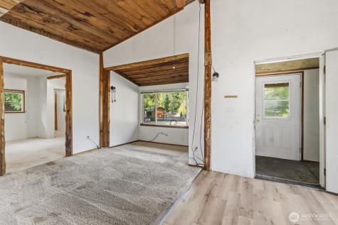17328 Mulqueen Road SE Rainier WA 98576