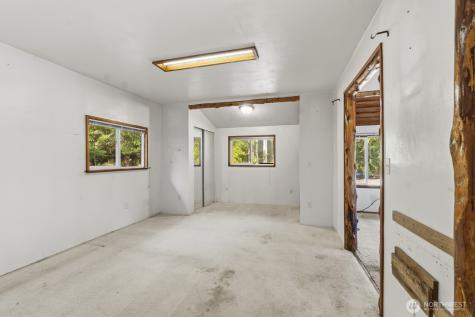 17328 Mulqueen Road SE Rainier WA 98576