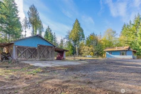 17328 Mulqueen Road SE Rainier WA 98576