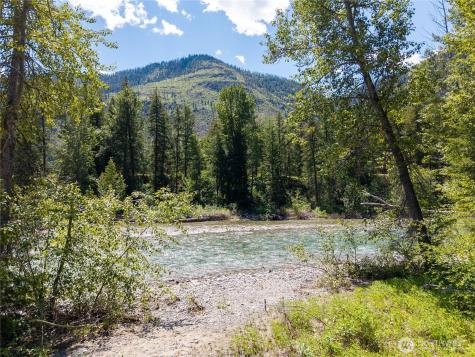 101 Cassel Way Mazama WA 98833