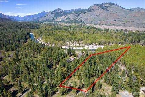 19 Green Road Winthrop WA 98862