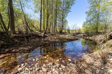 19 Green Road Winthrop WA 98862