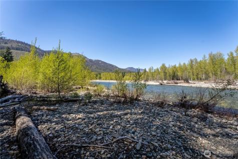 19 Green Road Winthrop WA 98862