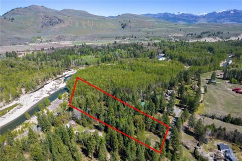 19 Green Road Winthrop WA 98862