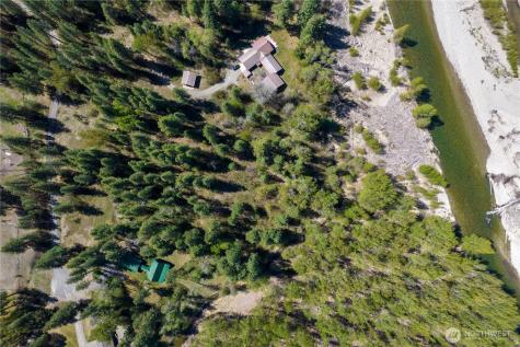 19 Green Road Winthrop WA 98862