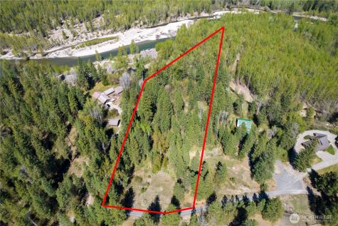 19 Green Road Winthrop WA 98862