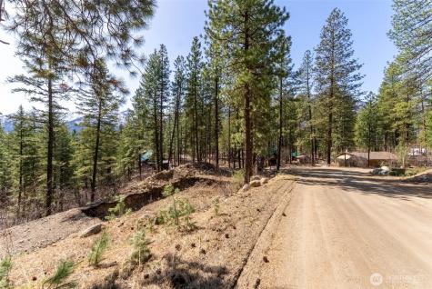 94 Homestead Road Winthrop WA 98862