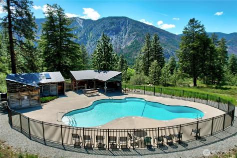 94 Homestead Road Winthrop WA 98862