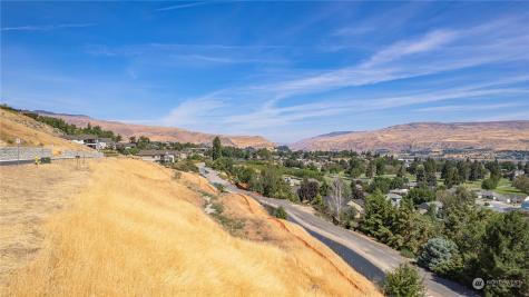 1837 Broadway Place Wenatchee WA 98801