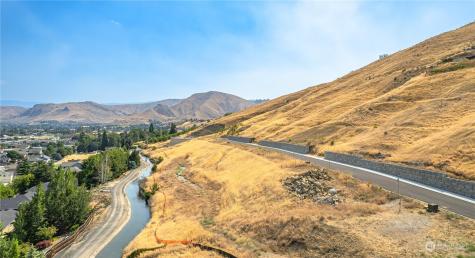 1837 Broadway Place Wenatchee WA 98801