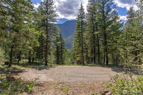 6 Homestead Road Winthrop WA 98862