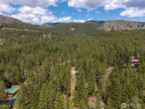 6 Homestead Road Winthrop WA 98862