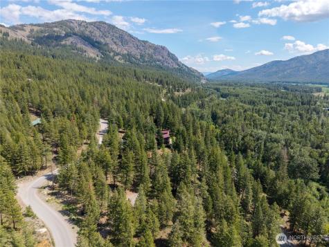 6 Homestead Road Winthrop WA 98862
