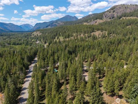 6 Homestead Road Winthrop WA 98862