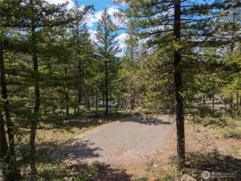 6 Homestead Road Winthrop WA 98862