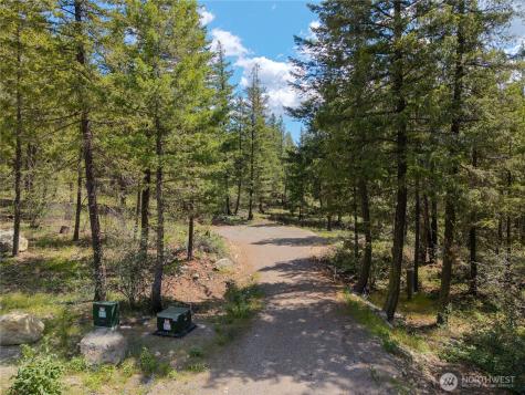 6 Homestead Road Winthrop WA 98862