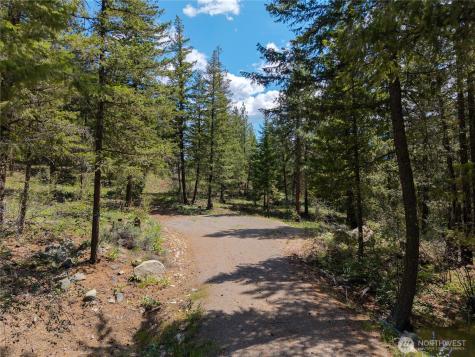 6 Homestead Road Winthrop WA 98862
