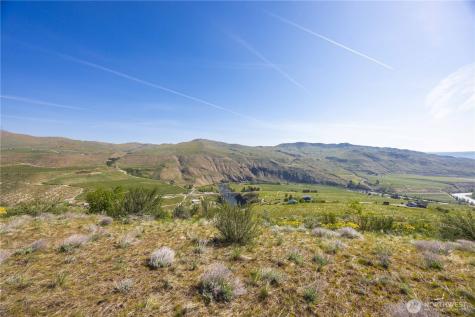 435 Highway 153 Pateros WA 98846