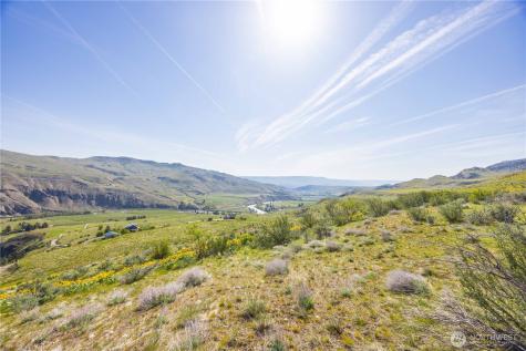 435 Highway 153 Pateros WA 98846