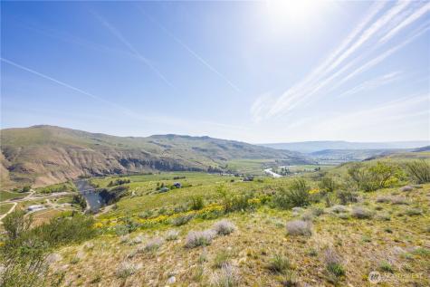 435 Highway 153 Pateros WA 98846