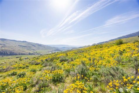 435 Highway 153 Pateros WA 98846