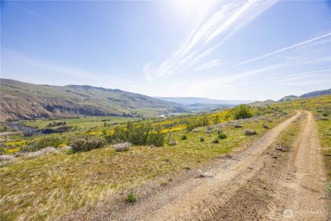 435 Highway 153 Pateros WA 98846