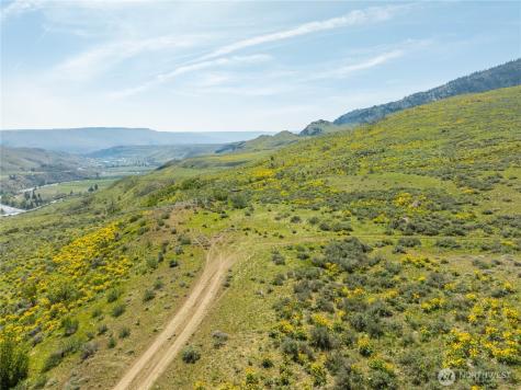 435 Highway 153 Pateros WA 98846