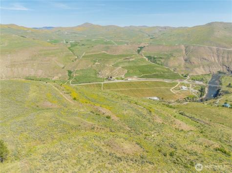 435 Highway 153 Pateros WA 98846