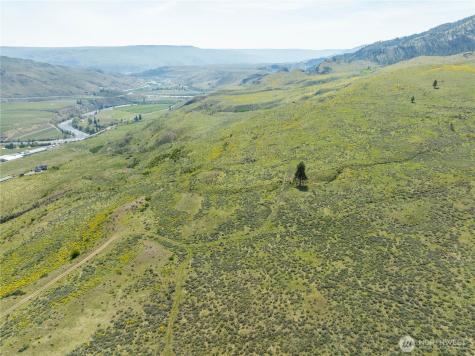 435 Highway 153 Pateros WA 98846