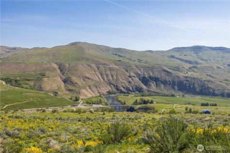 435 Highway 153 Pateros WA 98846