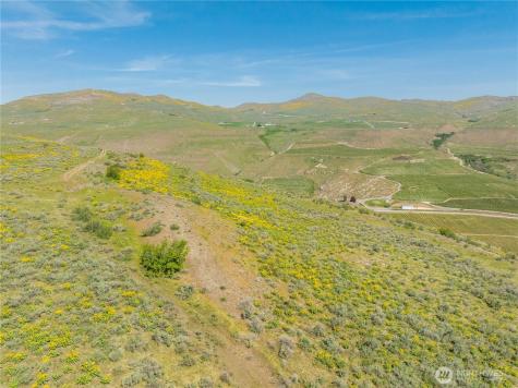 435 Highway 153 Pateros WA 98846