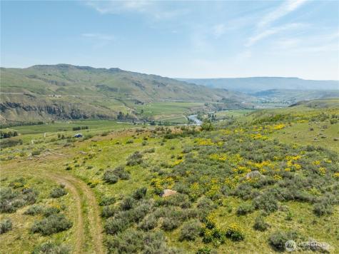 435 Highway 153 Pateros WA 98846