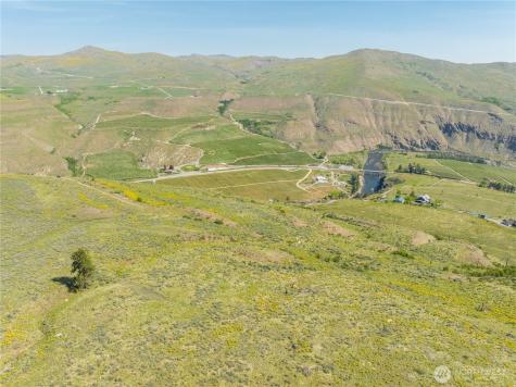 435 Highway 153 Pateros WA 98846