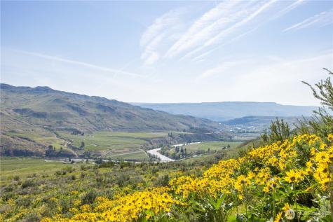 435 Highway 153 Pateros WA 98846