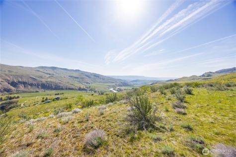 435 Highway 153 Pateros WA 98846