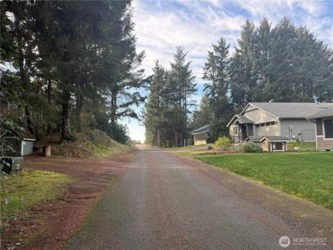 142 142nd Lane Long Beach WA 98631