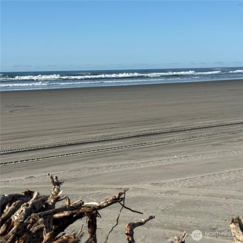 142 142nd Lane Long Beach WA 98631