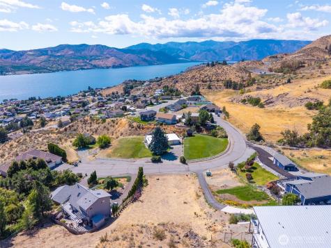 211 Pinnacle Place Chelan WA 98816