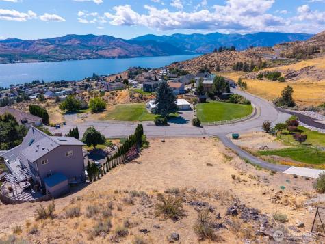 211 Pinnacle Place Chelan WA 98816