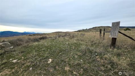 174 Round Up Road Oroville WA 98844