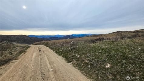174 Round Up Road Oroville WA 98844