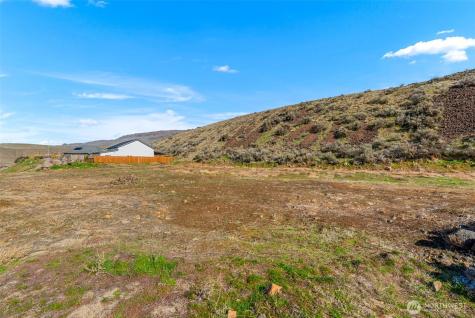 345 S Partridge Lane East Wenatchee WA 98802