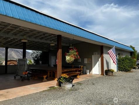17 Oro Beach Drive Oroville WA 98844
